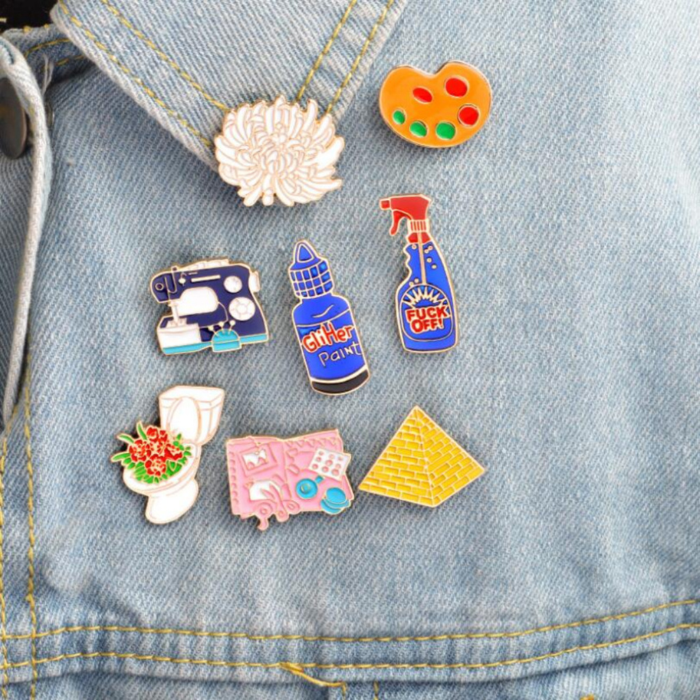 3/$20! Sewing Machine Enamel Pin - Picture 3 of 4
